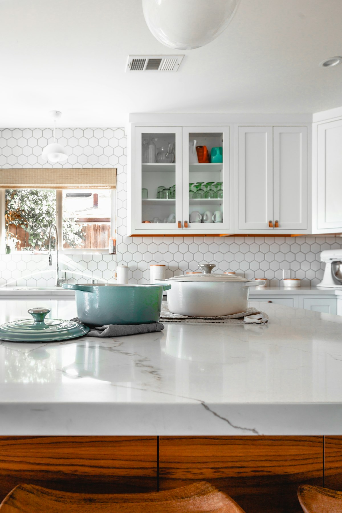 Bright kitchen and dining ambiance